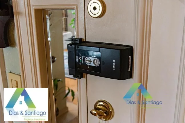 Imagem Apartamento alto padrão em 230m² sendo uma unidade por andar com 4 suítes, 4 vagas de garagem em localização privilegiada a 650mts Metrô Chácara Klabin