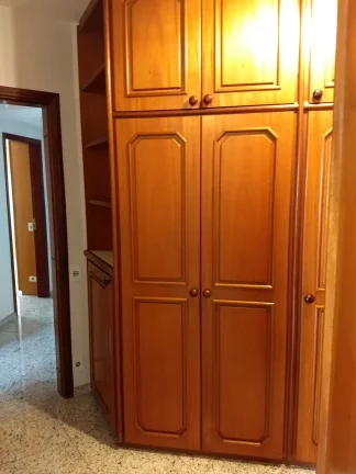 Imagem Apartamento 200 M², 4Q, 3 Suítes, 2 Salas, 5 Banheiros, 3 Vagas, Lareira, Suíte Master com Hidromassagem, Varanda Gourmet, Piscina, Academia, Quadra.