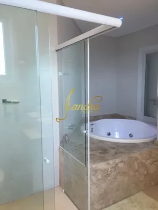 Imagem Casa condomínio com 05 suites e piscina aquecida