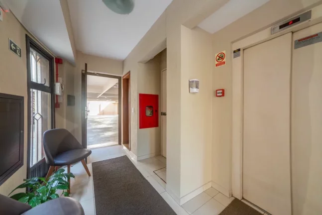 Imagem Apartamento à venda em Porto Alegre, Menino Deus, com 2 quartos, 65m2