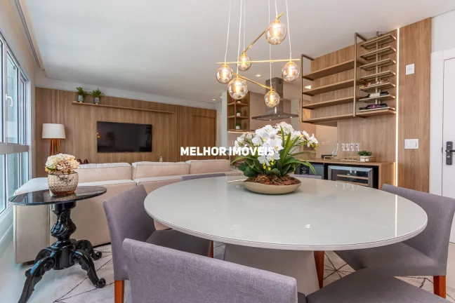 Imagem Apartamento à venda com 4 quartos sendo 2 suítes e 2 vagas de garagem localizado em Balneário Camboriú