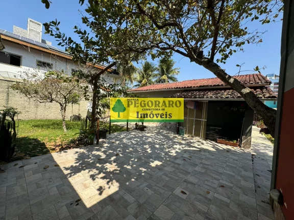 Imagem Oportunidade Imperdível: 3 casas à Venda na Martim de Sá; 2 Lotes; 720m² totais!