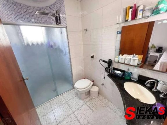 Imagem Imperdível oportunidade de adquirir uma casa de 3 quartos na Vila Carrão, São Paulo - SP: 1 suíte, 1 sala, 1 banheiro, 2 vagas de garagem e 207m² de área.