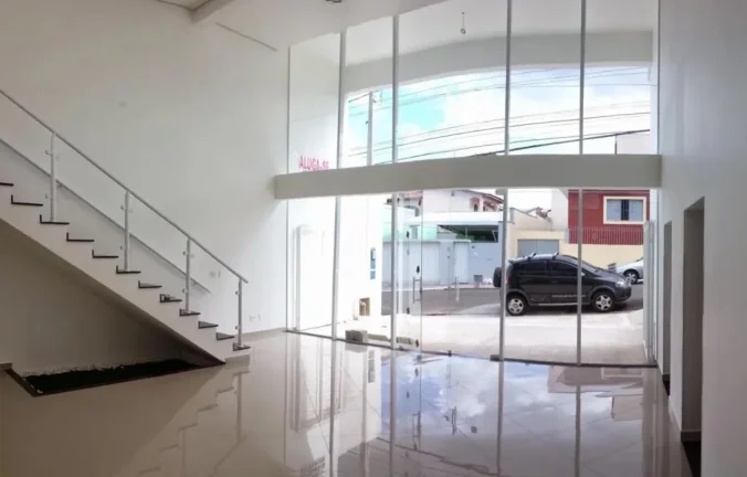 Imagem Salão comercial para locação em Sorocaba-SP, Jardim Santa Rosália: 3 salas, 3 banheiros, 2 vagas garagem, 180m². Venha conferir!