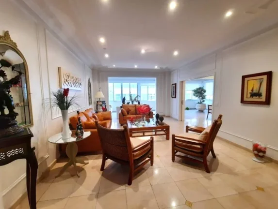 Imagem Apartamento todo reformado classe AA vista lateral mar e varanda