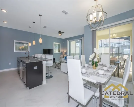 Imagem Casa com piscina totalmente mobiliada por US$550.000,00 (Dólar Americano) em Kissimmee - Flórida/EUA