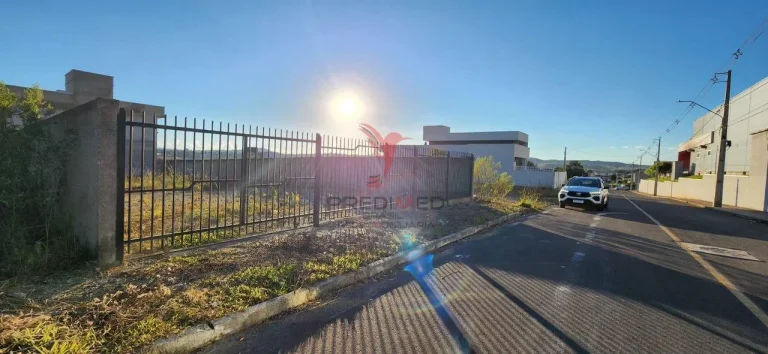 Vende se lote de terreno no Bairro Guarujá em Lages, Santa Catarina