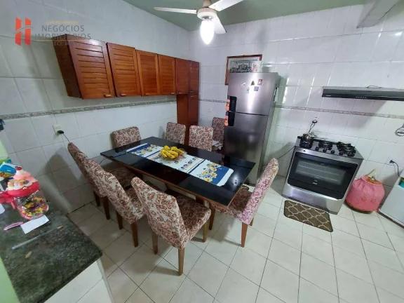 Imagem EXCELENTE CASA TRIPLEX COM MAIS DE 150M² E TERRAÇO AMPLO