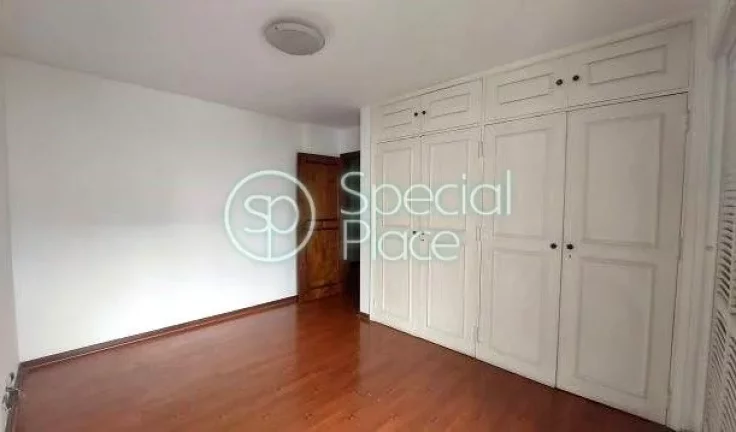 Imagem Apartamento amplo e iluminado no Jardim América. São 241m² de área privativa com 3 dormitórios ...