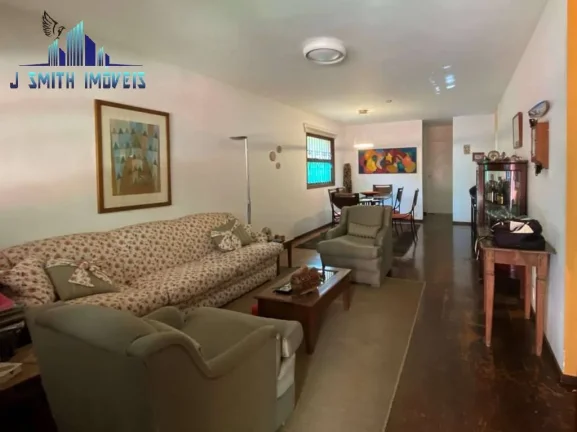 Imagem TÉRREA, 3 suítes, lote plano, piscina e gourmet, em bolsão fechado.