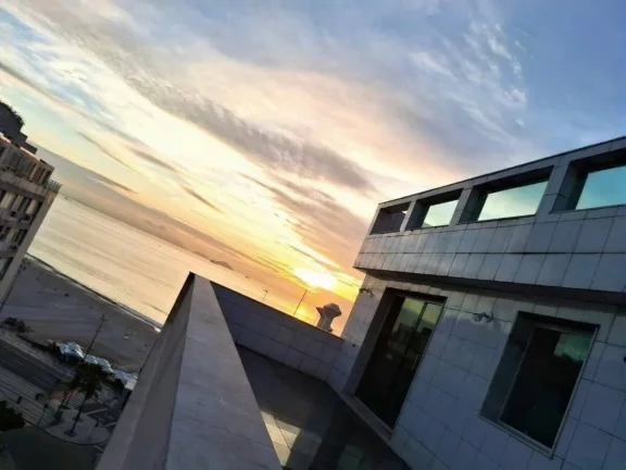 Imagem Cobertura triplex Copacabana vista total Mar sol da manhã, oportunidade