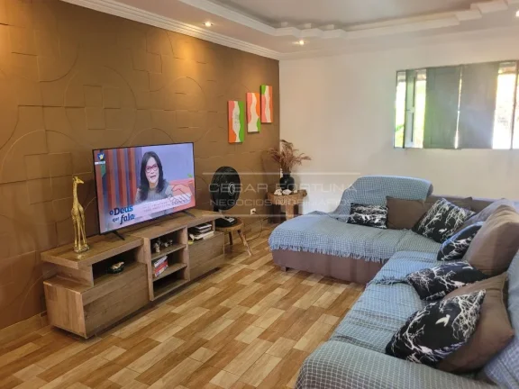 Imagem F01 - Imperdível! Casa com Piscina, Jardim e 4 Quartos em Terreno de 1.000 m²
