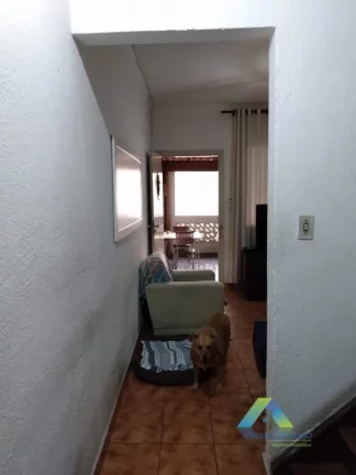 Imagem Casa com ótima localização com 2 dormitórios, 2 vagas de garagem com valor ,excelente!!!