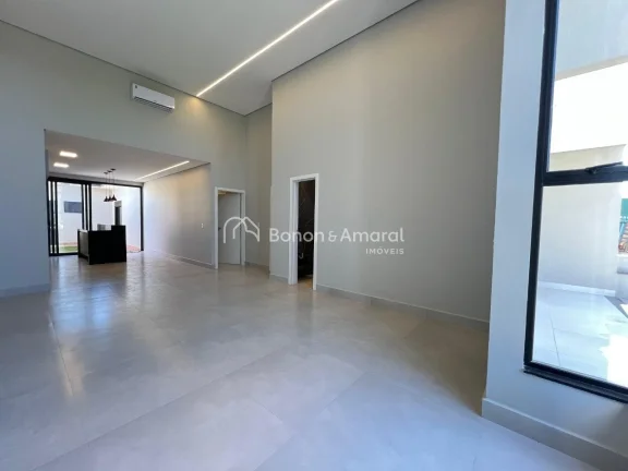 Imagem Encante-se com esta charmosa casa térrea, localizada em um dos condomínios mais tranquilos e bem l...