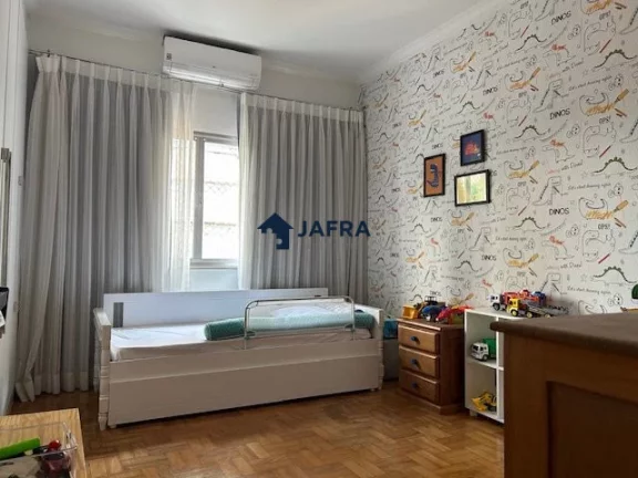 Imagem Venda 3 quartos reformado Rua dos Franceses 220m²