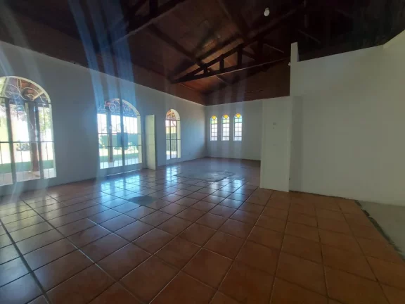 Imagem Casa Térrea para Locação Comercial na Granja Viana