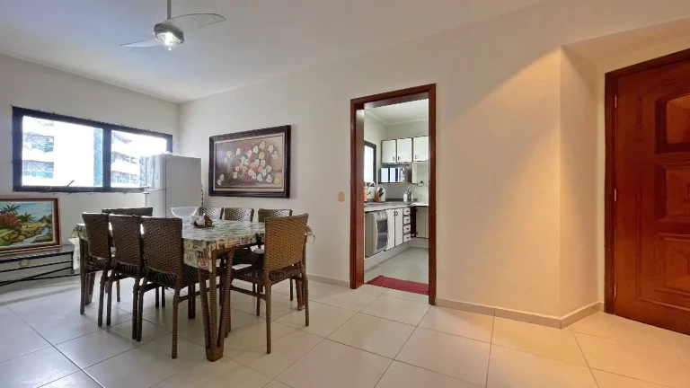 Imagem *Viva o Paraíso na Riviera: Apartamento Espaçoso com Vista para o Mar!*