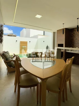 Imagem Casa à venda no Cond. Assunção de Maria com 4 quartos, piscina, PETROLINA - PE