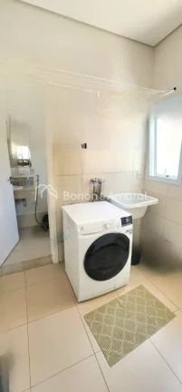 Imagem Linda Casa de Esquina, Toda Mobiliada - Oportunidade Imperdível!