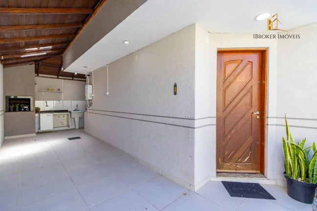 Imagem Sobrado SEMIMOBILIADO com 2 quartos + ático à venda, 108 m² por R$ 499.000 - Xaxim - Curitiba/PR