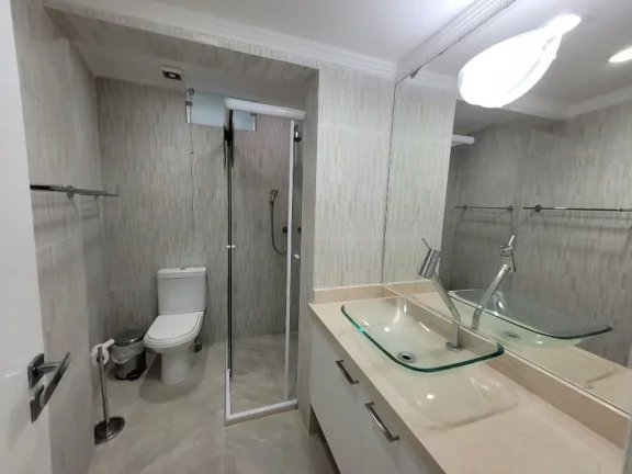 Imagem PITANGUEIRAS - FRENTE AO MAR, BELÍSSIMA VISTA DA PRAIA, LINDO APTO TOTALMENTE REFORMADO E DECORADO, 168 M² ÚTEIS, 02 VAGAS DE GARAGEM, LAZER.