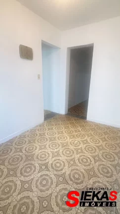 Imagem Casa Comercial para Locação em São Paulo-SP na Chácara Mafalda: 6 salas, 1 banheiro, 4 vagas de garagem e 150m² de área.