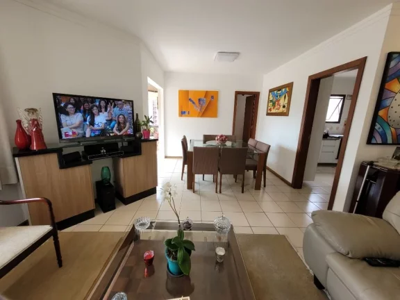 Imagem ASTÚRIAS – UMA QUADRA DA PRAIA, MARAVILHOSO APTO COM 124 M² ÚTEIS, 01 VAGA DE GARAGEM NO PRÉDIO, PISCINA E SALÃO DE JOGOS E FESTAS.