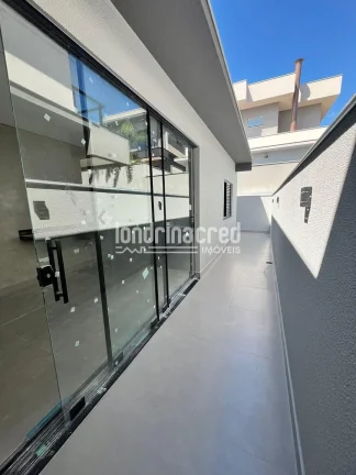Imagem Casa Térrea à Venda no Condomínio Araçari com 3 Suítes, 144m² de Construção em Terreno de 256m²