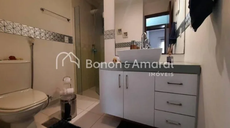Imagem Ótimo apartamento reformado à venda no Taquaral com 3 quartos, sendo 1 suite, sala com ampla sacad...