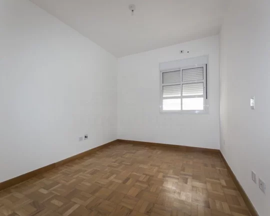 Imagem Belíssimo apartamento, totalmente reformado , amplas janelas, ensolarado, 04 dormitórios , banheir...