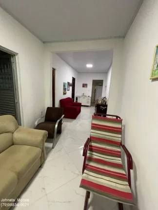 Imagem Casa na Rua de Bahia - Espaçosa e Confortável, Ótima Localização!