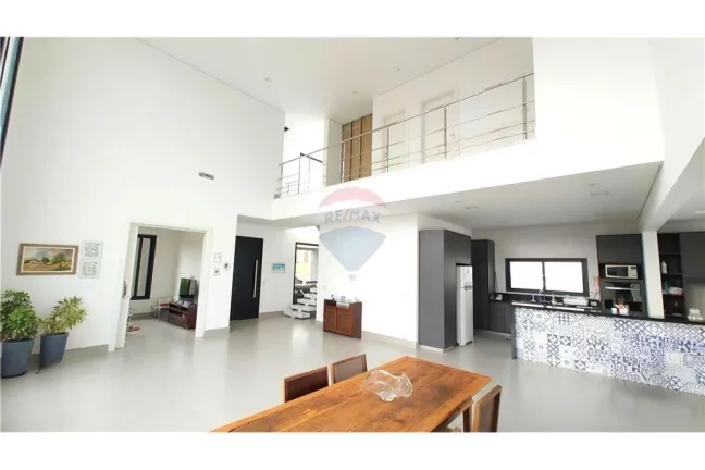 Imagem Casa a venda com 3 suítes, office independente e 3 vagas no condomínio Reserva Saint Paul em Itu.