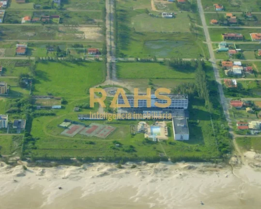 Imagem Terreno Frente mar com 58.080,00 m² na Praia de Itapiruba, Laguna SC Edificado com uma área de 15....