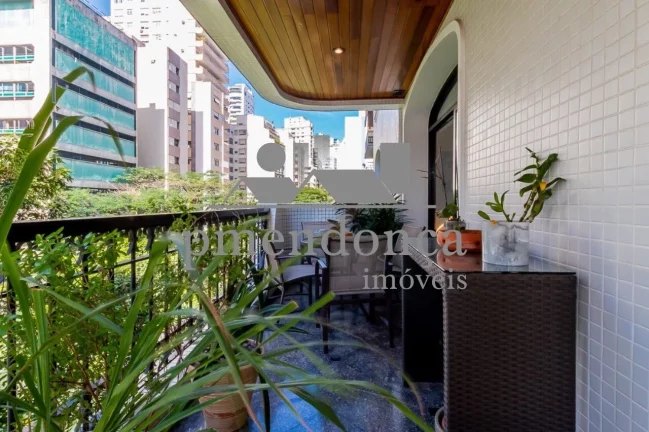 Imagem Apartamento Alto Padrão reformado em Higienópolis, com 4 suítes e 4 vagas pronto para morar!