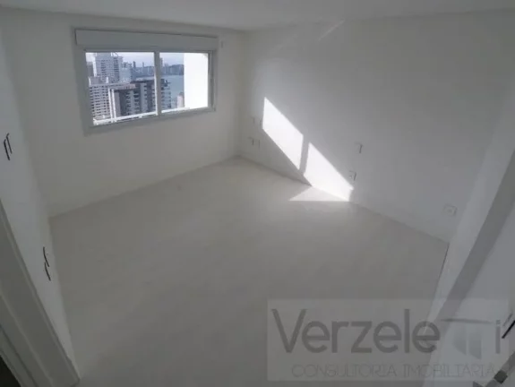 Imagem Apartamento Quadra Mar para Venda em Balneário Camboriú / SC no bairro Centro