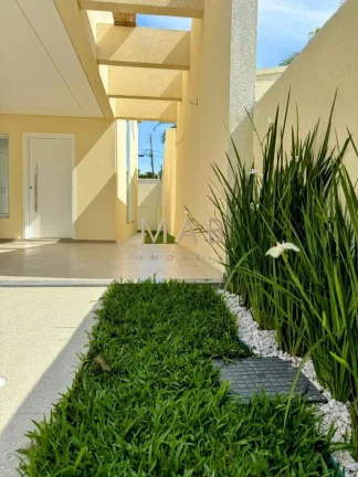 Imagem Imperdível casa de 3 quartos, 1 suíte, 2 salas, 2 banheiros, 2 vagas na cidade de Florianópolis-SC, bairro Ingleses do Rio Vermelho - 143m².