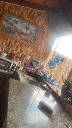 Imagem Chácara à venda em Rio Verde-GO: 3 quartos, 1 suíte, 1 sala, 2 banheiros, 2 vagas de garagem, 180m² de área. Aproveite!