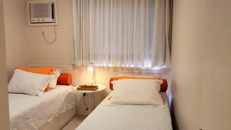 Imagem Apartamento Lateral com Vista Parcial para o Mar

Situado em um dos pontos mais privilegiados da Ens...