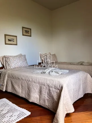 Imagem CASA DE CAMPO COM LAREIRA - 3 DORMITÓRIOS E UMA SUÍTE - 400 M² DE CONSTRUÇÃO - LINDISSIMA EM MONTE VERDE - MG