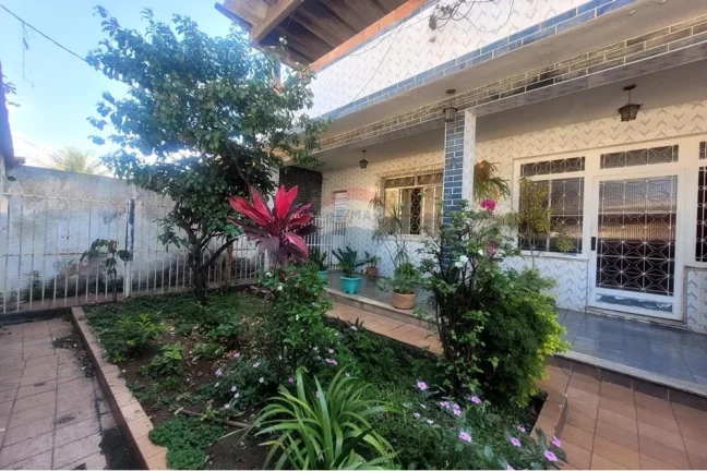 Imagem Casa á venda com 3 quartos com 708m² em Campinho - Rio de Janeiro