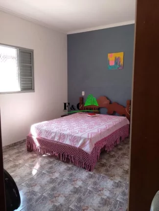 Imagem Casa para Venda em Limeira, Jardim Campo Belo, 3 dormitórios, 1 banheiro, 2 vagas