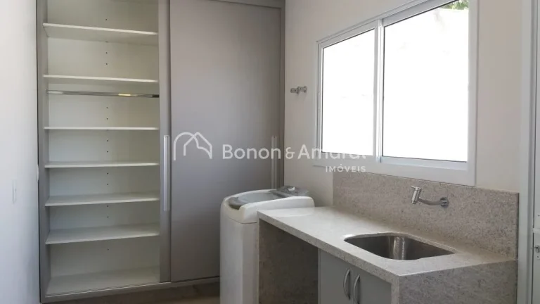 Imagem Casa à venda em condomínio na região do Alphaville, com 4 suítes (1 térrea).

Empreendimento im...