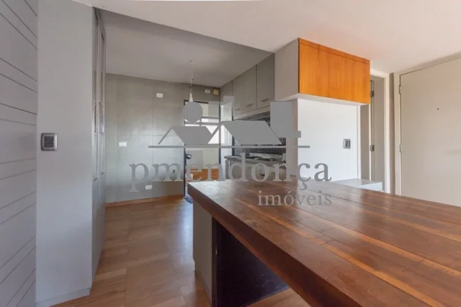 Imagem Linda cobertura duplex reformada  venda em Perdizes com 200m².