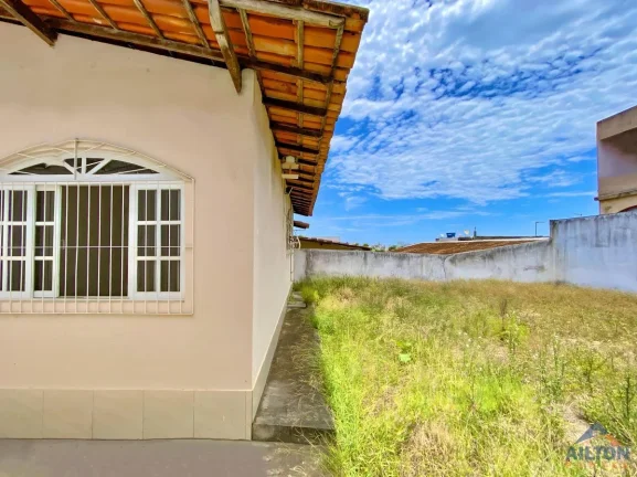 Imagem Casa Linear com 03 Quartos à Venda no Bairro Sol Nascente - Guarapari/ES