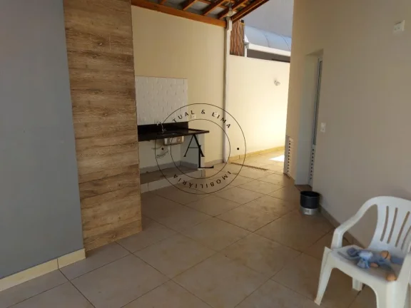 Imagem Encanto e Exclusividade: Casa em Condomínio de Alto Padrão em Valinhos com Conforto e Segurança!