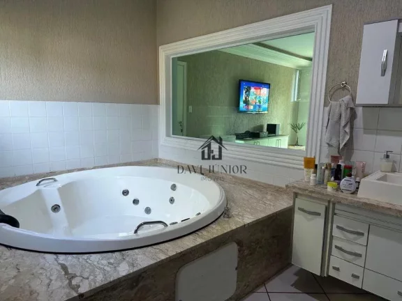 Imagem Casa com 3 dormitórios sendo 1 suite à venda, 553 m² por R$ 1.600.000 - Condomínio Vale do Lago - Sorocaba/SP