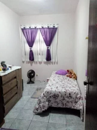 Imagem Sobrado com 235 metros de Construção 3 Dormitórios 2 Vagas de Garagens