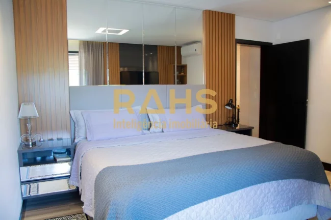 Imagem Linda residência em localização priveligiada no bairro América, pronta para ser sua! Casa de 439...