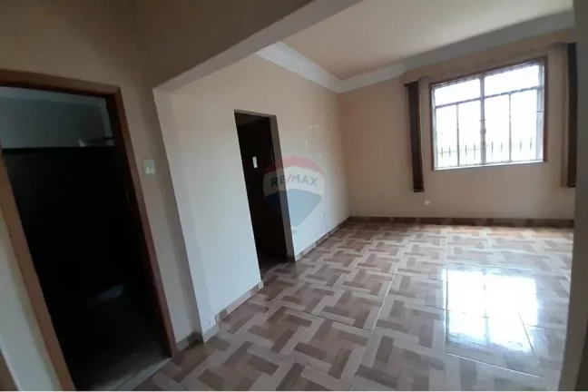 Imagem Apartamento tipo casa em Cascadura , 3 quartos, 2 banheiros e 3 quintais!!