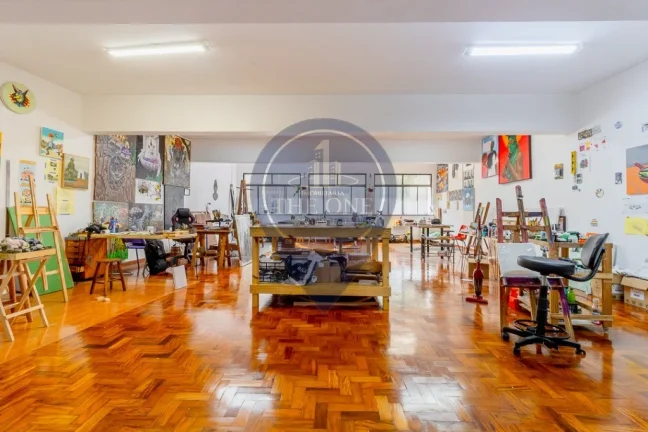 Imagem Conjunto Comercial à Venda no Centro de SP: 1 Sala, 1 Banheiro, 115m² de Área!